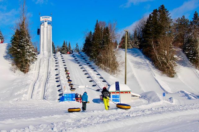 Descente sur tube - Canada